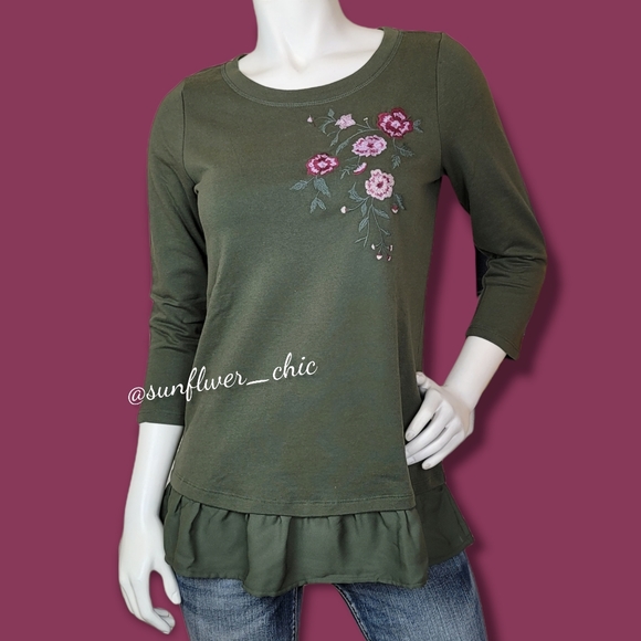 [NEW] Westport Brand Embroidered Flower Sweater - Picture 4 of 14